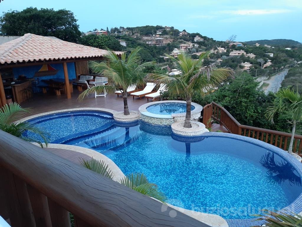 Casa exclusiva com vista para o mar no Centro de Búzios – 5 suítes
